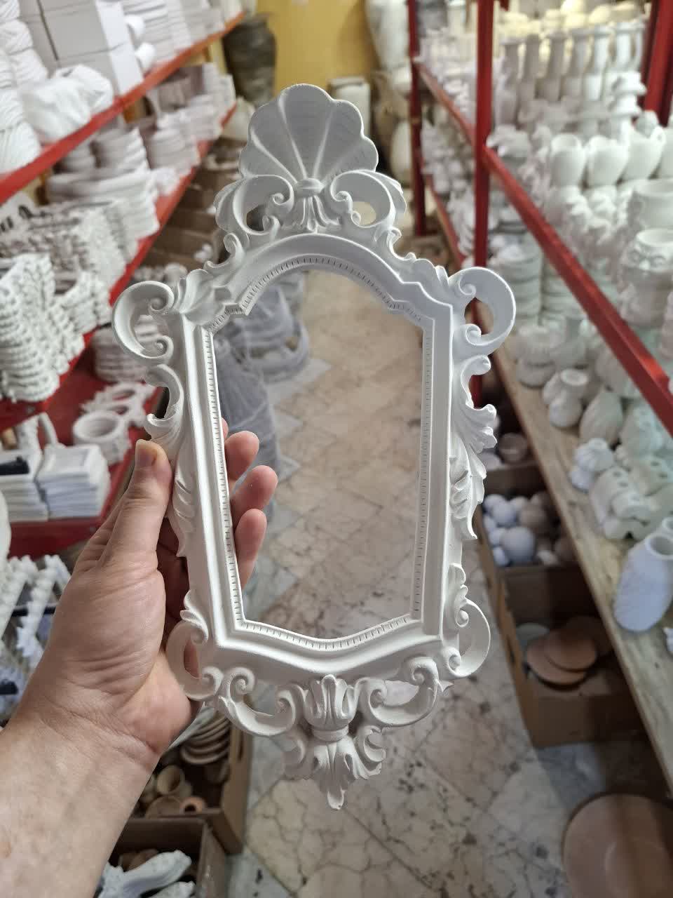 قاب مجلسی دور حاشیه